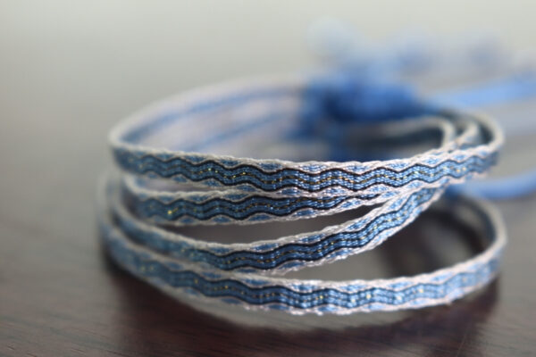 Pulsera Telar Egipcio 48 Hilos Metal Blanco/Azul nube - Image 2