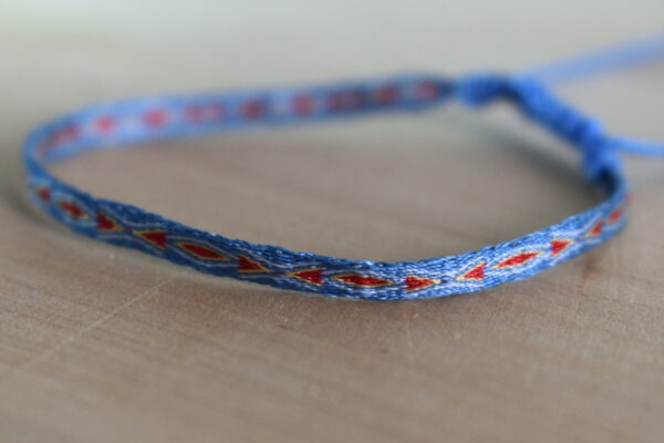 Pulsera Telar Egipcio 48 Hilos Azul nube/Rojo