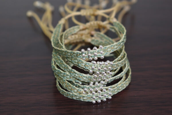 Pulsera Telar Egipcio 48 Hilos Verde Claro Plata Balín 12 Centro - Image 2