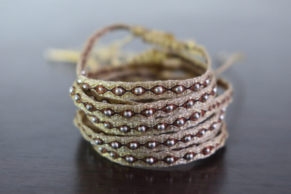 Pulsera Telar Egipcio 48 Hilos Beige Plata Balín Centro - Image 2