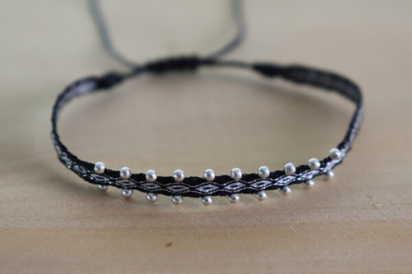 Pulsera Telar Egipcio 48 Hilos Negra Plata Balín Lateral
