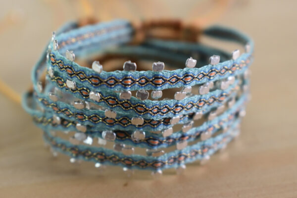 Pulsera Telar Egipcio 48 Hilos Azul/Miel Plata Martillada - Image 2