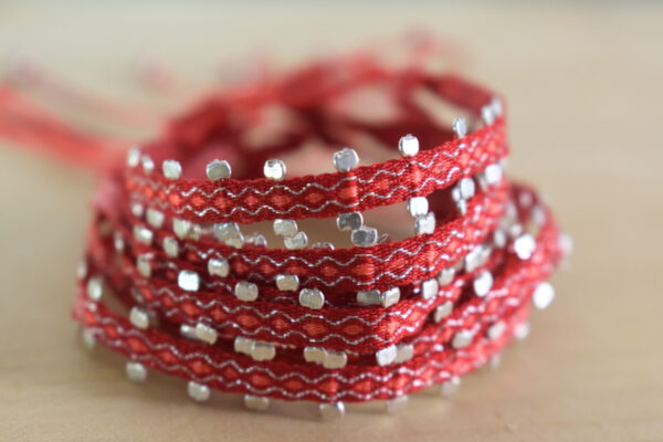 Pulsera Telar Egipcio 48 Hilos Roja Plata Martillada - Image 2