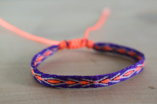 Pulsera Telar Egipcio 96Hilos Morado/Naranja fluorescente