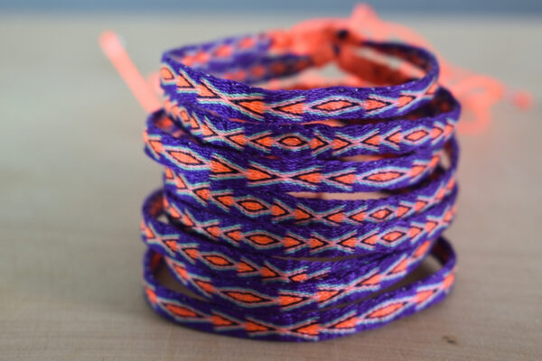 Pulsera Telar Egipcio 96Hilos Morado/Naranja fluorescente - Image 2