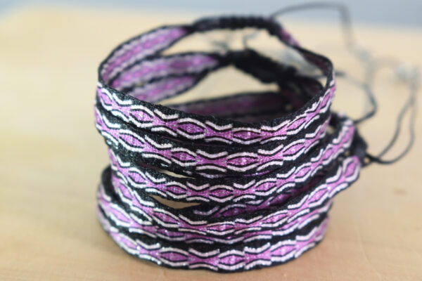 Pulsera Telar Egipcio 96Hilos Negro/Lila - Image 2